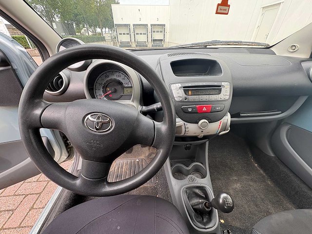Toyota - 2006 - aygo - 1.0-12v sport - personenauto - afbeelding 4 van  12