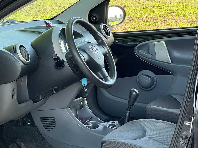 Toyota - 2007 - aygo - 1.0-12v - personenauto - afbeelding 2 van  2