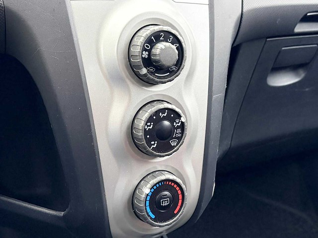 Toyota - 2007 - yaris - 1.3 vvti terra - 96-xf-bd - afbeelding 4 van  14