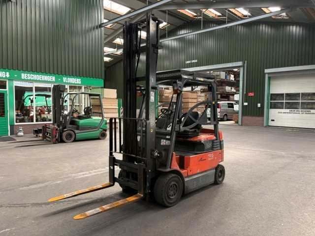 Toyota - 2008 - 7fbmf25 - vorkheftruck - afbeelding 1 van  7