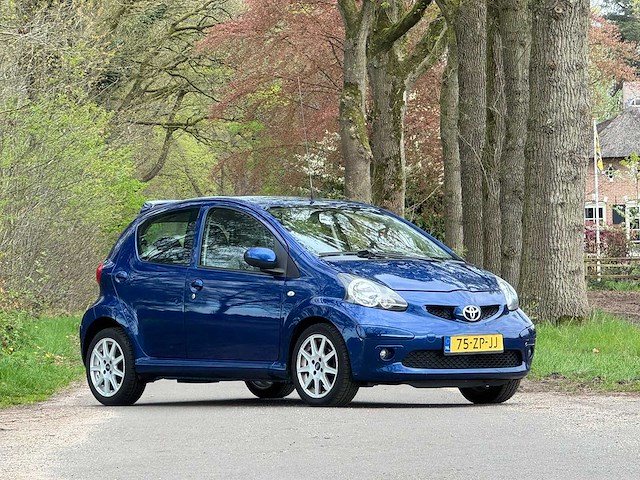 Toyota - 2008 - aygo - 1.0-12v sport - 75-zp-jj - afbeelding 4 van  18