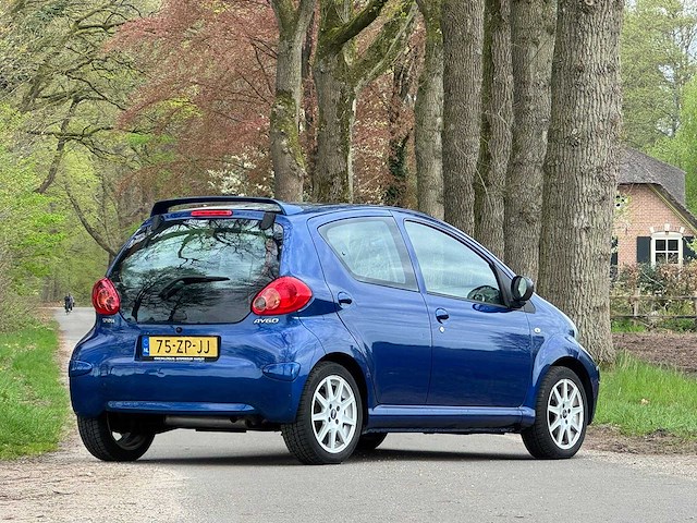 Toyota - 2008 - aygo - 1.0-12v sport - 75-zp-jj - afbeelding 11 van  18