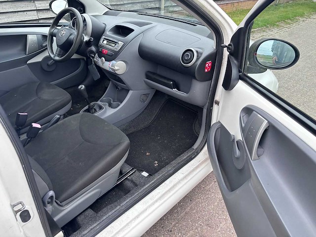 Toyota - 2009 - aygo - 1.0-12v access - personenauto - afbeelding 17 van  25