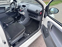 Toyota - 2009 - aygo - 1.0-12v access - personenauto - afbeelding 17 van  25
