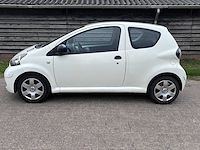 Toyota - 2009 - aygo - 1.0-12v access - personenauto - afbeelding 12 van  25