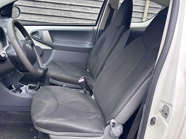 Toyota - 2009 - aygo - 1.0-12v access - personenauto - afbeelding 22 van  25