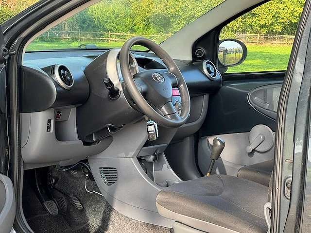 Toyota - 2009 - aygo - 1.0-12v access - pt-403-l - personenauto - afbeelding 11 van  11