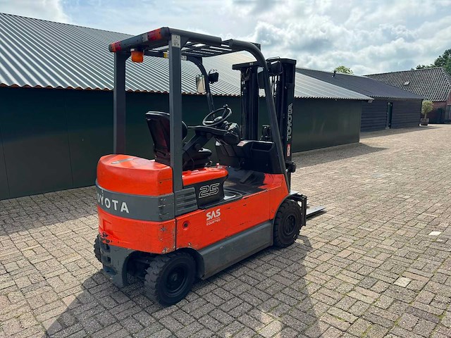 Toyota - 2010 - 7fbmf25 - vorkheftruck - afbeelding 12 van  14