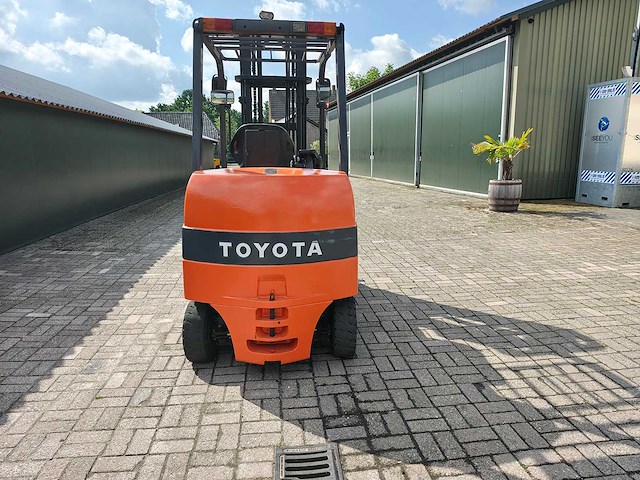 Toyota - 2010 - 7fbmf35 - vorkheftruck - afbeelding 25 van  26