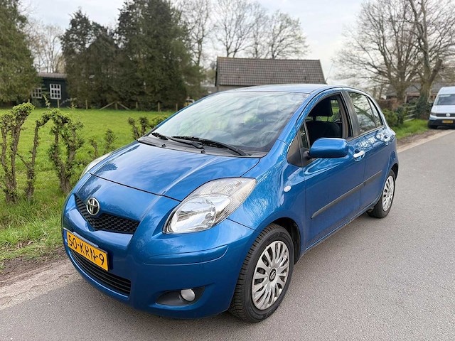 Toyota - 2010 - yaris - 1.3 vvti aspiration - 50-krn-9 - afbeelding 1 van  10