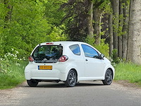 Toyota - 2011 - aygo - 1.0-12v now - 99-rkx-6 - personenauto - afbeelding 7 van  9