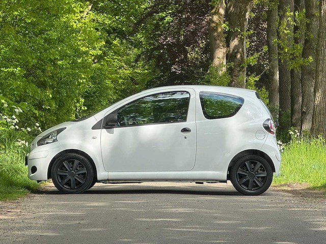 Toyota - 2011 - aygo - 1.0-12v now - 99-rkx-6 - personenauto - afbeelding 9 van  16