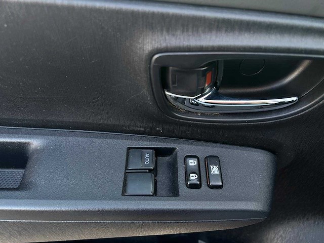 Toyota - 2011 - yaris - 1.0 vvt-i aspiration - 38-slr-1 - afbeelding 4 van  15