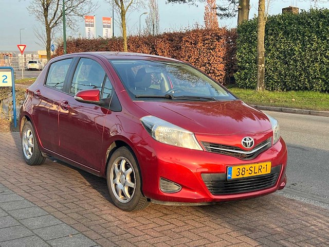 Toyota - 2011 - yaris - 1.0 vvt-i aspiration - 38-slr-1 - afbeelding 8 van  15