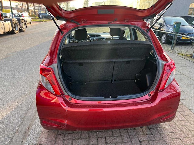 Toyota - 2011 - yaris - 1.0 vvt-i aspiration - 38-slr-1 - afbeelding 12 van  15