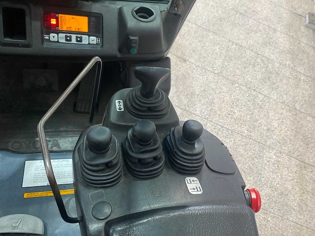 Toyota - 2012 - 8 fbekt 16 - vorkheftruck triplex - free-lift - side-shift - afbeelding 2 van  18