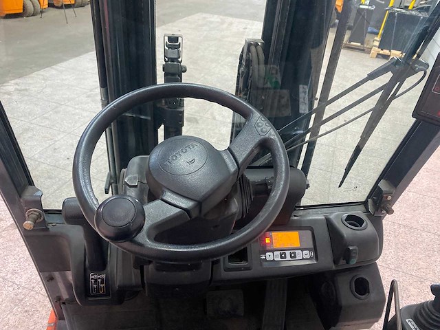 Toyota - 2012 - 8fbekt16 - vorkheftruck - afbeelding 5 van  15