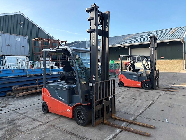 Toyota - 2015 - 8fbmt35 - vorkheftruck - afbeelding 1 van  20