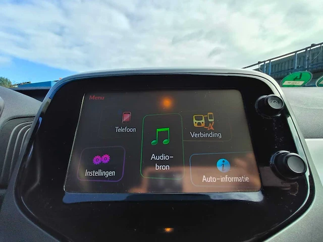 Toyota - 2015 - aygo - 1.0 vvt-i x-play automaat - l-233-vp - afbeelding 8 van  18
