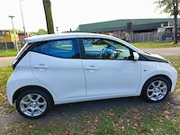 Toyota - 2015 - aygo - 1.0 vvt-i x-play automaat - l-233-vp - afbeelding 12 van  18