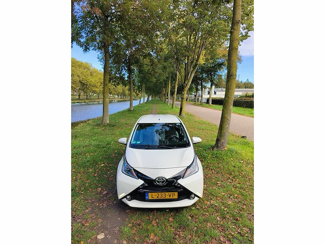 Toyota - 2015 - aygo - 1.0 vvt-i x-play automaat - l-233-vp - afbeelding 16 van  18