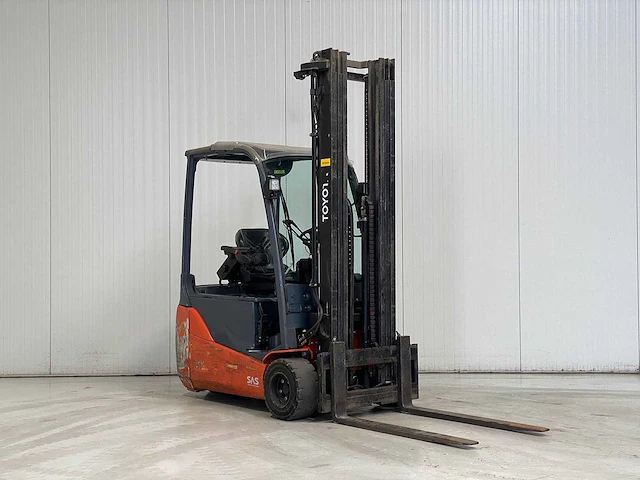 Toyota - 2016 - 8fbe20t - 6m triplex, free-lift, side-shift - vorkheftruck - afbeelding 1 van  6
