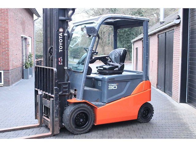 Toyota - 2016 - fbmkt30 - 4271 uren - 5.02m triplex, free-lift, side-shift - vorkheftruck - afbeelding 9 van  16
