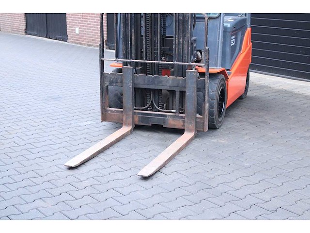 Toyota - 2016 - fbmkt30 - 4271 uren - 5.02m triplex, free-lift, side-shift - vorkheftruck - afbeelding 2 van  16