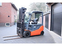 Toyota - 2016 - fbmkt30 - 4271 uren - 5.02m triplex, free-lift, side-shift - vorkheftruck - afbeelding 1 van  16