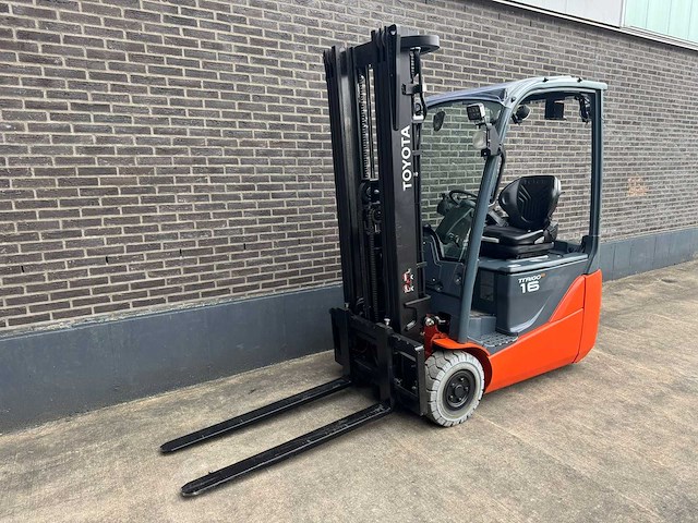 Toyota - 2017 - 8-fbek-16-t - 5m triplex, free-lift - vorkheftruck - afbeelding 1 van  11