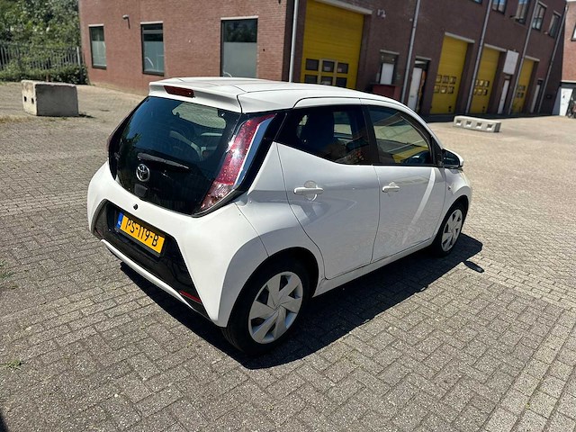 Toyota - 2017 - aygo - 1.0 vvt-i x-play - personenauto - afbeelding 15 van  19