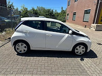 Toyota - 2017 - aygo - 1.0 vvt-i x-play - personenauto - afbeelding 16 van  19
