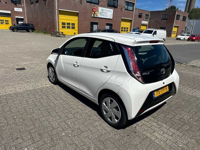 Toyota - 2017 - aygo - 1.0 vvt-i x-play - personenauto - afbeelding 13 van  19