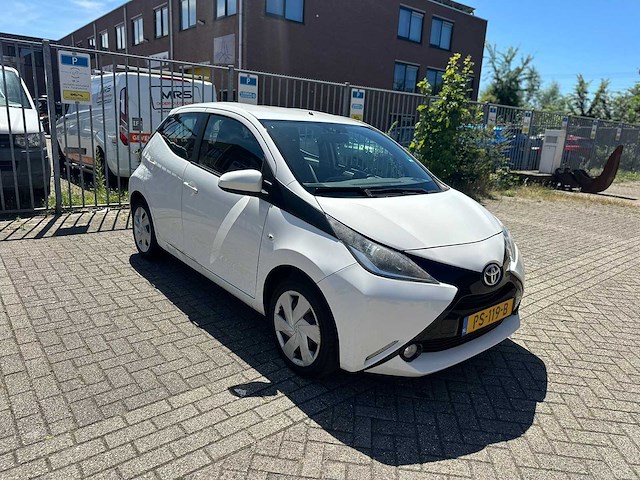 Toyota - 2017 - aygo - 1.0 vvt-i x-play - personenauto - afbeelding 17 van  19
