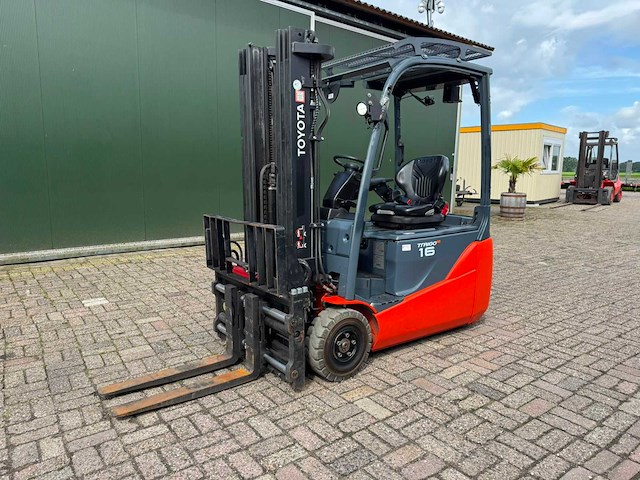 Toyota - 2021 - 8fbe18t - vorkheftruck - afbeelding 1 van  17
