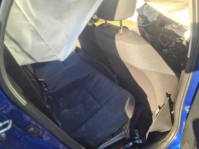 Toyota - 2021 - yaris - 1.5 hyb. dynamic - personenauto - afbeelding 2 van  7