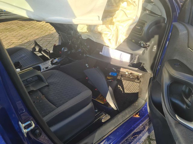 Toyota - 2021 - yaris - 1.5 hyb. dynamic - personenauto - afbeelding 4 van  7