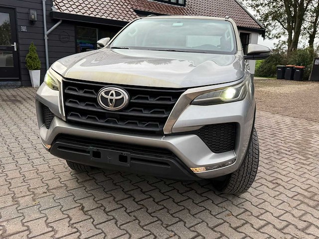 Toyota - 2025 - fortunner 4x4 4wd - personenauto - afbeelding 3 van  30