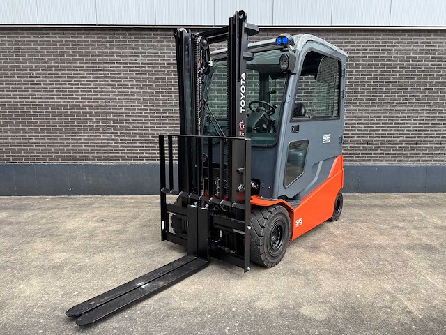 Toyota - 8-fbmt-25 - forklift trucks - 2017 - afbeelding 1 van  8