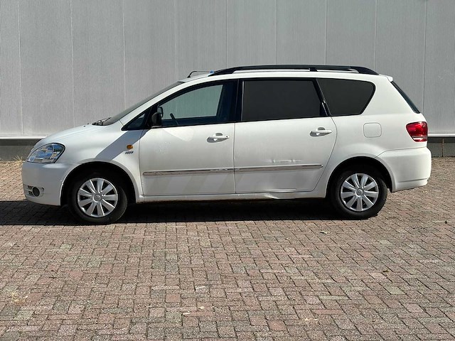 Toyota - avensis verso - 2.0 vvt-i l. luna van - car - 2003 - afbeelding 8 van  15