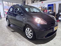 Toyota - aygo - 1.0-12v + - 64-td-fb - afbeelding 16 van  18