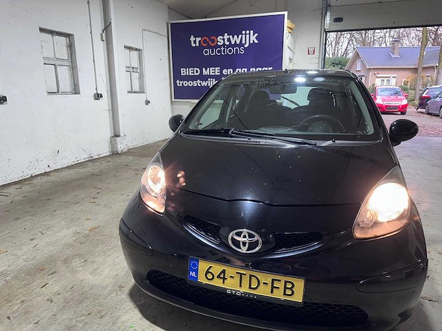 Toyota - aygo - 1.0-12v + - 64-td-fb - afbeelding 17 van  18