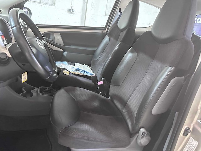 Toyota - aygo - 1.0-12v calvin klein - jzj-48-b- 2007 - afbeelding 5 van  18
