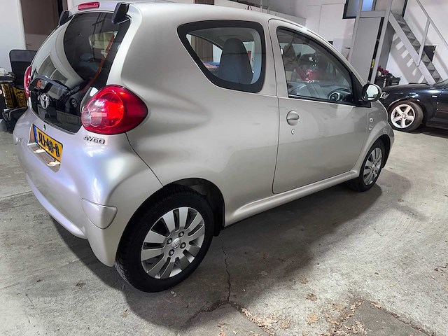 Toyota - aygo - 1.0-12v calvin klein - jzj-48-b- 2007 - afbeelding 13 van  18