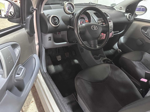 Toyota - aygo - 1.0-12v calvin klein - jzj-48-b- 2007 - afbeelding 16 van  18