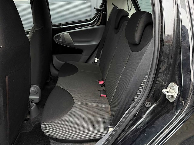 Toyota - aygo - 1.0-12v comfort - car - 2010|32-ktf-2|iaw - afbeelding 11 van  19