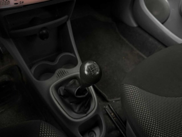 Toyota - aygo - 1.0-12v comfort - car - 2010|32-ktf-2|iaw - afbeelding 19 van  19