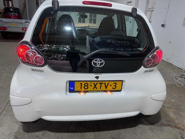 Toyota - aygo - 1.0 vvt-i aspiration - 18-xtv-3 - 2012 - afbeelding 10 van  15