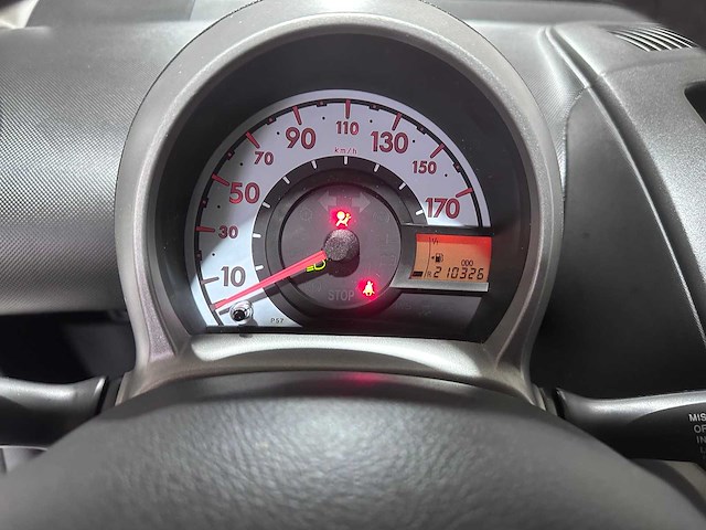 Toyota - aygo - 1.0 vvt-i aspiration - 18-xtv-3 - 2012 - afbeelding 15 van  15