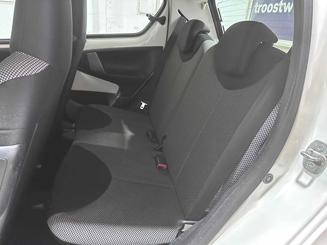 Toyota - aygo - 1.0 vvt-i aspiration - 18-xtv-3 - 2012 - afbeelding 5 van  14